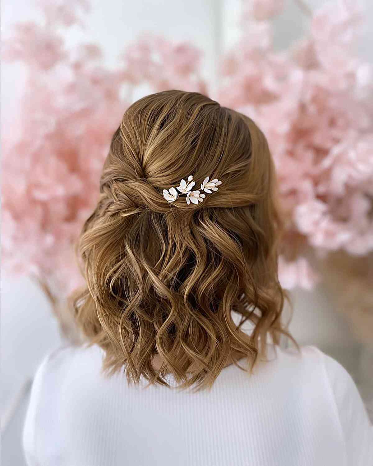 Mid-Length Free-Spirited Waves Updo