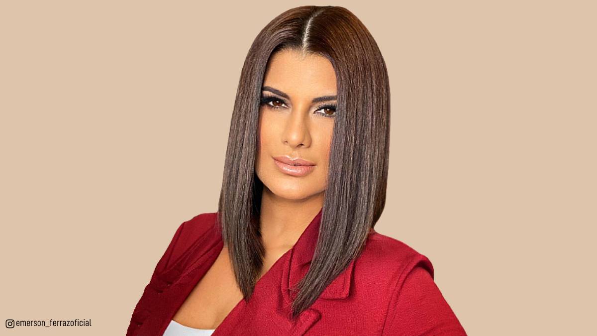 54 Flattering Middle Part Hairstyles Trending Right Now 54 Flattering Middle Part Hairstyles Trending Right Now