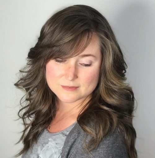 feminine and tin live worn upwardly or downwards a diversity of ways xviii Most Flattering Long Hairstyles for Round Faces