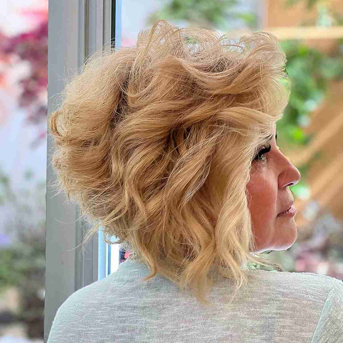 Neck-Length Stacked Cut with Waves for an Old Lady