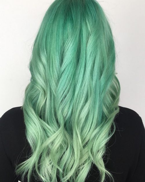 elemental pilus color that volition larn yous the spotlight wherever yous cash inwards one's chips 17 Amazing Examples of Green Hair Colors