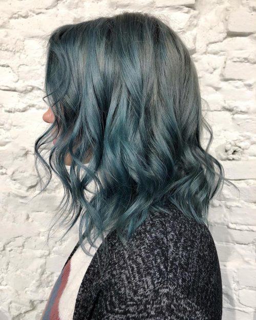A teal pilus color is a mixture of bluish too light-green colors 23 Incredible Teal Hair Color Ideas You Have to See
