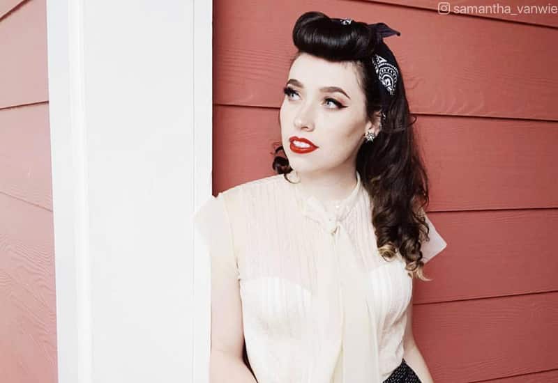 How to Do 1940s Pin-Up Hairstyles - Easy Tutorials for Short Hair
