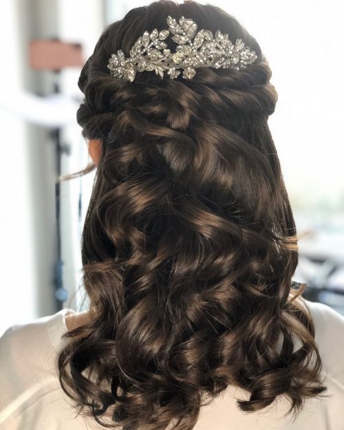 27 Prettiest Half Up Half Down Prom Hairstyles For 2020