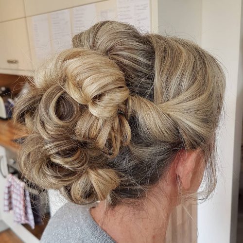 pilus goes through stages too loses its pigment resulting inwards greyness pilus 37 Youthful Hairstyles for Women Over 50