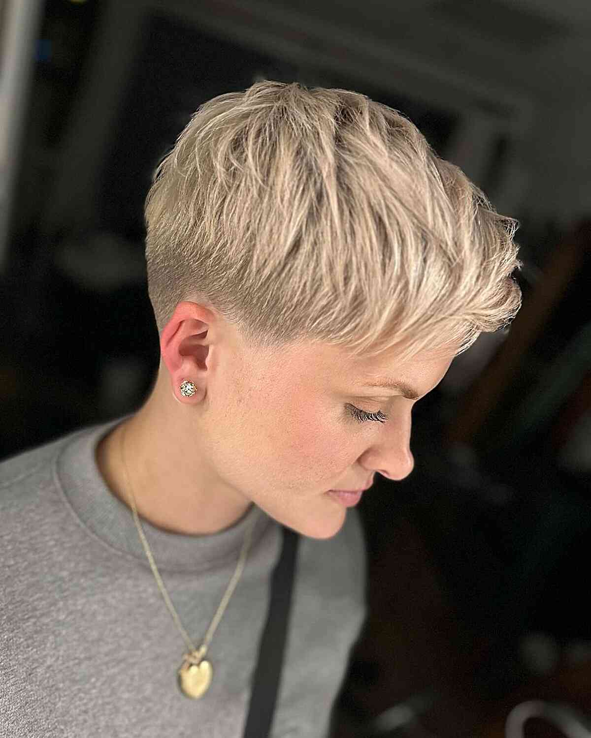 Short 90s-Inspired Pixie Haircut with Fade
