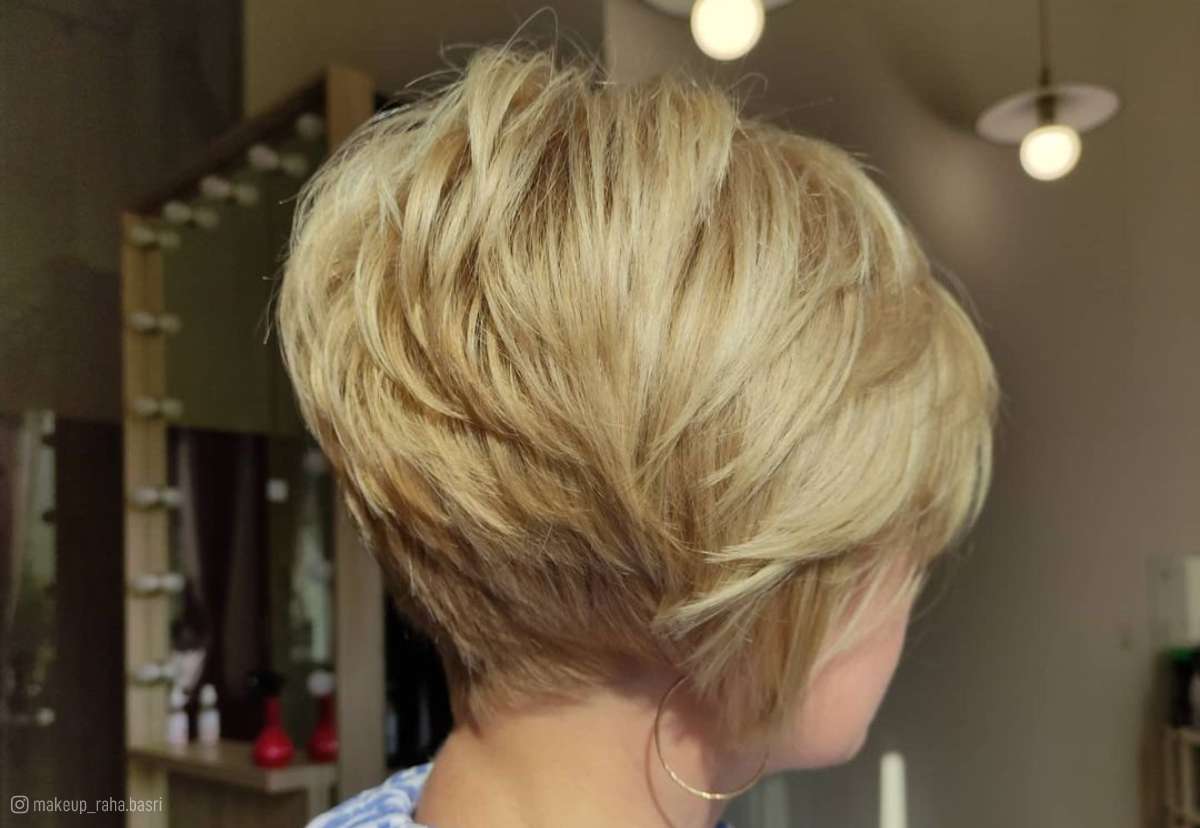 Wavy Angled Bob Haircuts Short Angled Bob Haircut With Bangs Hairstyles  Trend Ombre Cool With Fringe  फट शयर