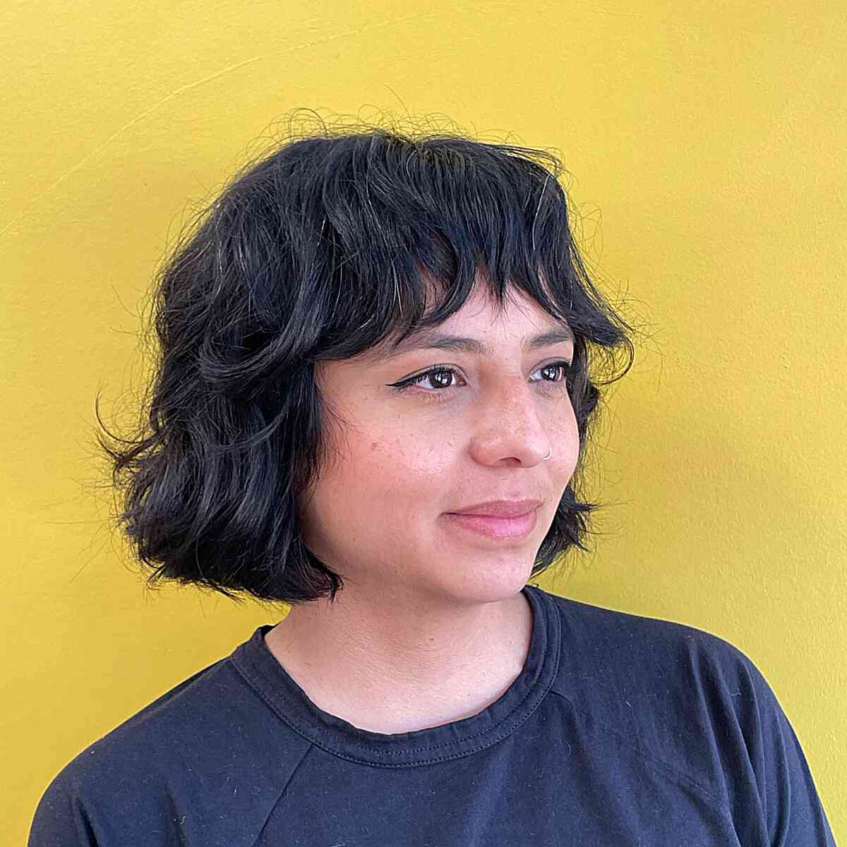 Short messy beach waves for round face shapes