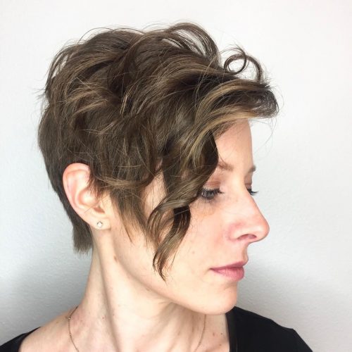 23 Flattering Short Haircuts For Oval Faces In 2020