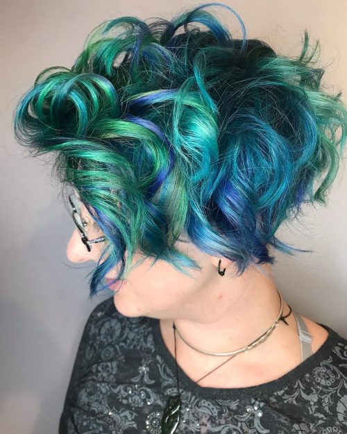 A teal pilus color is a mixture of bluish too light-green colors 23 Incredible Teal Hair Color Ideas You Have to See