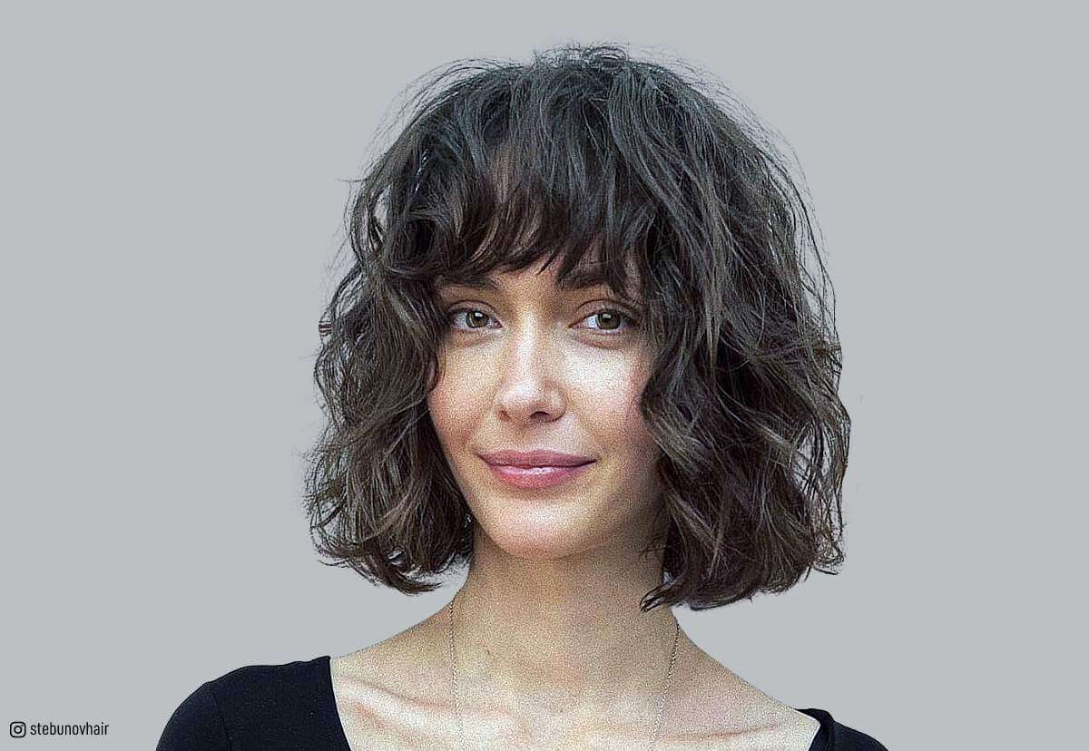 25 Best Ways to Style Short Wavy Hair with Bangs for an On-Trend Look