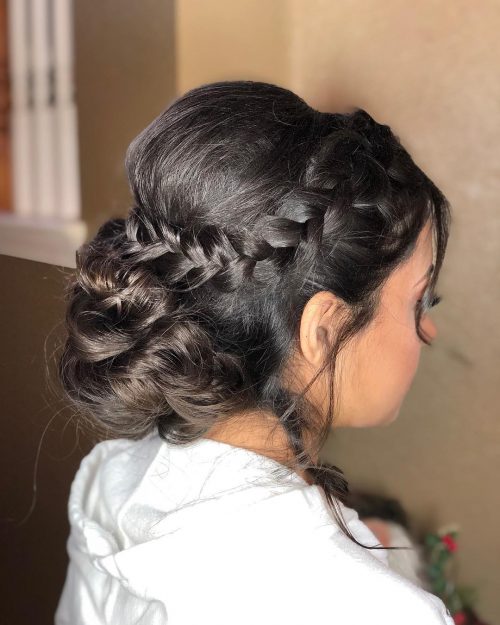 A quinceanera hairstyle is whatever hairdo worn on a daughter xv Stunning Quinceanera Hairstyles to Consider