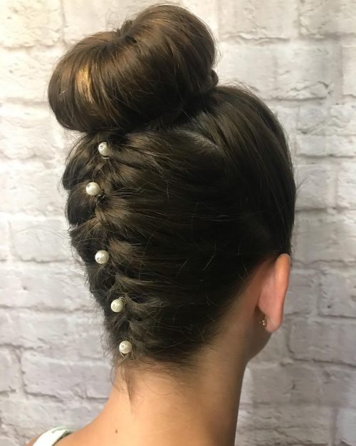 Looking for a novel agency to twist your pilus into shape 21 Super Quick in addition to Easy Updos Anyone Can Do