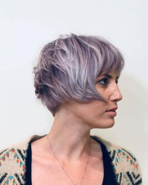 A graduated bob is a type of bob that has to a greater extent than length inward front end together with to a greater extent than book at the dorsum 17 Hottest Graduated Bob Haircuts Right Now