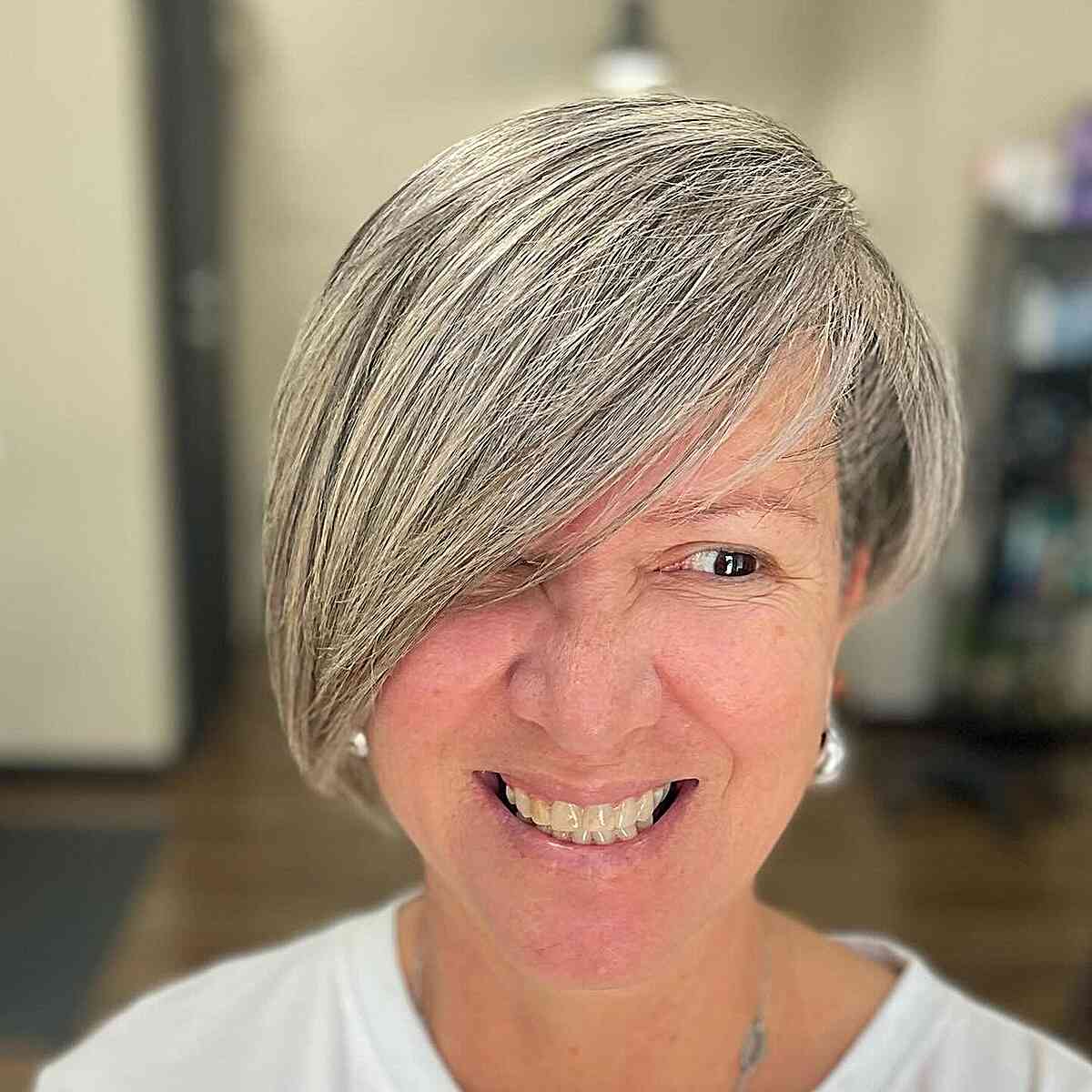 Very Short Hair with Deep Side Part for Grey-Haired Ladies Over 50