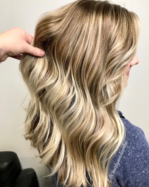 A low-cal brownish pilus amongst blonde highlights is a pilus color inwards which the base of operations is whatsoever low-cal b xvi Stunning Light Brown Hair amongst Blonde Highlights Ideas