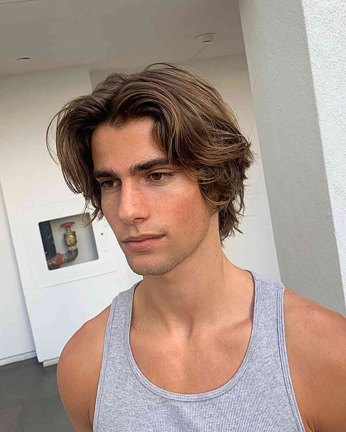 Wings Cut with Middle Part for Men's Thick Hair