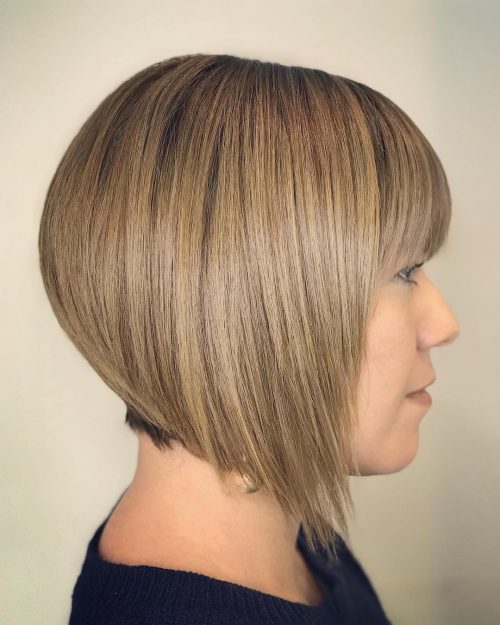 A graduated bob is a type of bob that has to a greater extent than length inward front end together with to a greater extent than book at the dorsum 17 Hottest Graduated Bob Haircuts Right Now